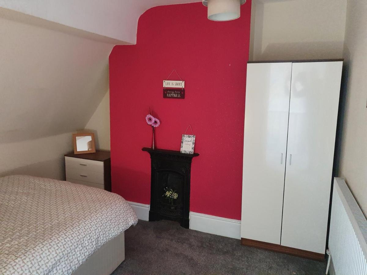 12 Person 6 Bedroom Self Catering House 리버풀 외부 사진