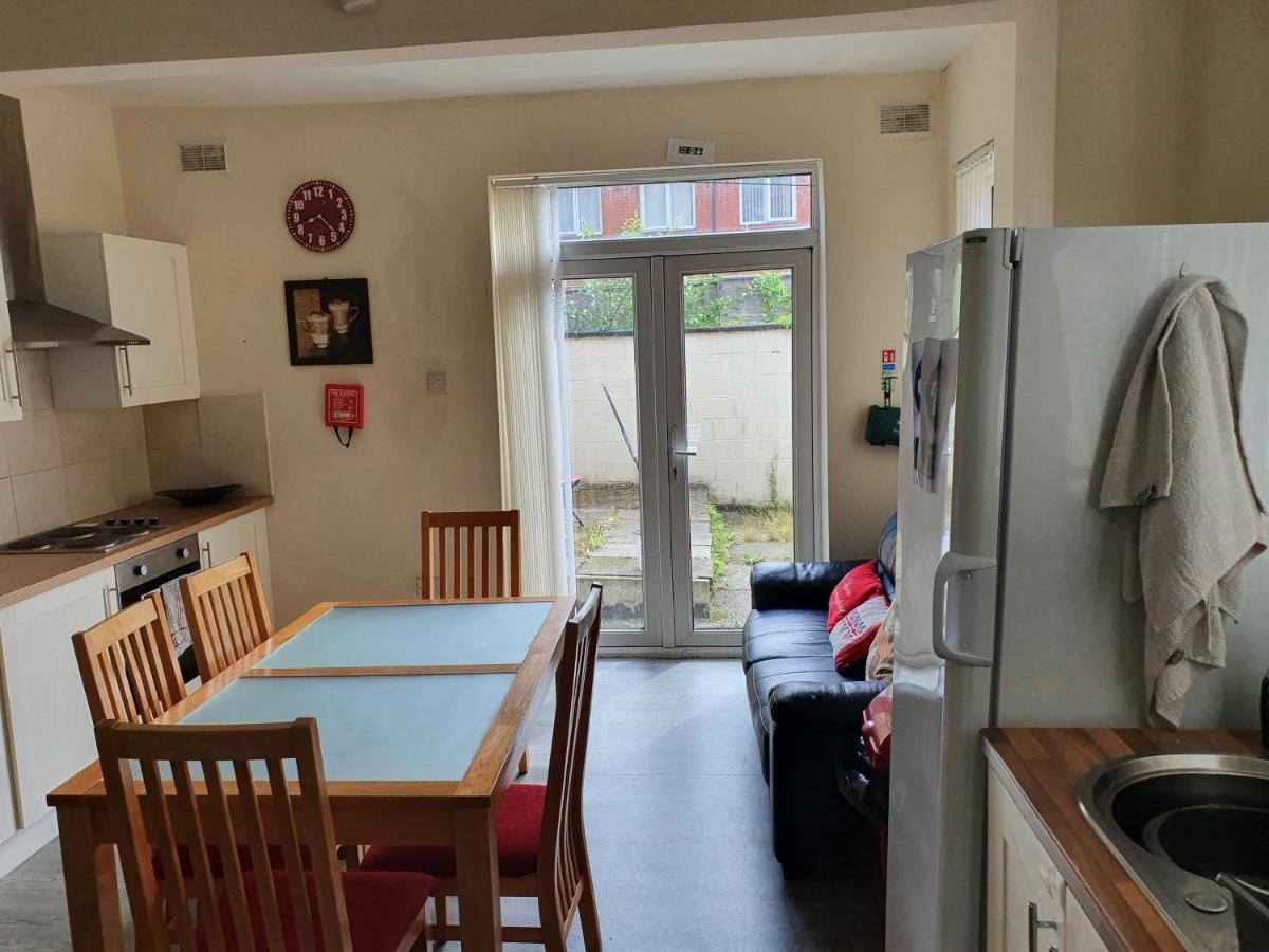 12 Person 6 Bedroom Self Catering House 리버풀 외부 사진